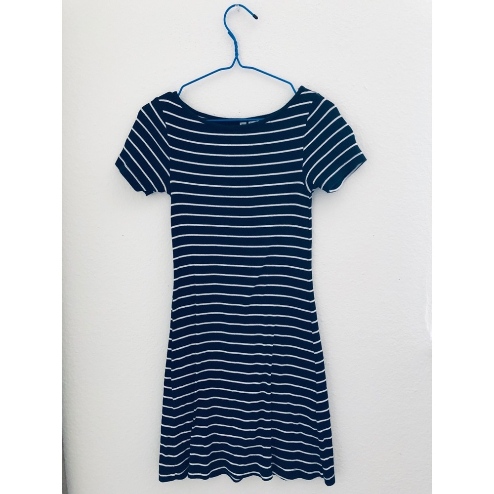 H&M T-Shirt Flare Striped Dress